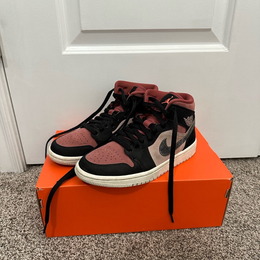 Air Jordan 1 Mid Canyon Rust Sneakers